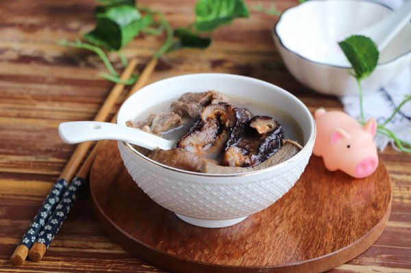 海参鲍鱼大骨汤