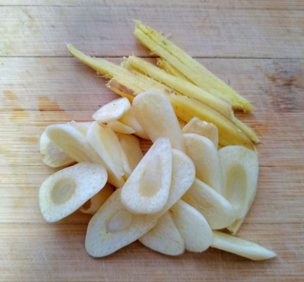 减脂素菜腐竹芹菜