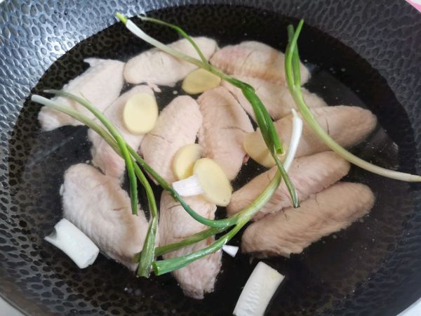 红烧鲍鱼鸡翅煲