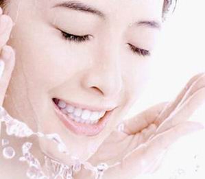 皮肤干燥起皮要怎么办?