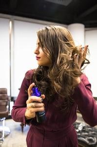 冬季防止头发静电的小窍门