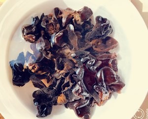 教你怎么做木耳炒鸡蛋