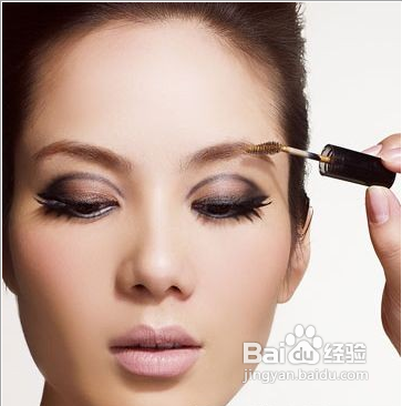 单眼皮烟熏妆的画法怎么画自然变双眼皮的效果