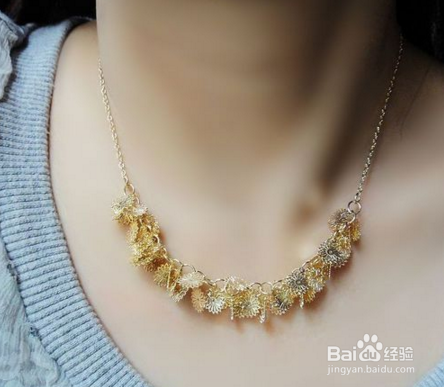 夏天锁骨链搭配技巧