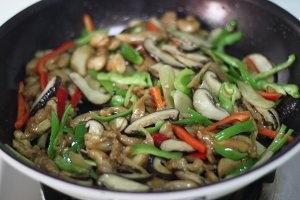 怎么做花菇嫩姜滑炒鸡