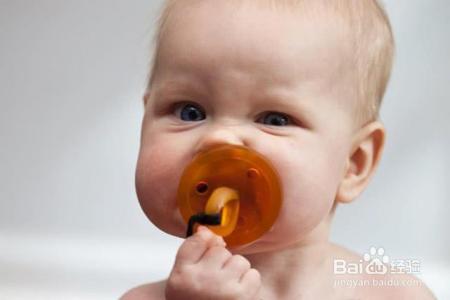 你喜欢咬指甲吗？咬指甲不加重视，或发展为强迫症