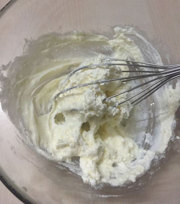 拉花轻乳酪蛋糕