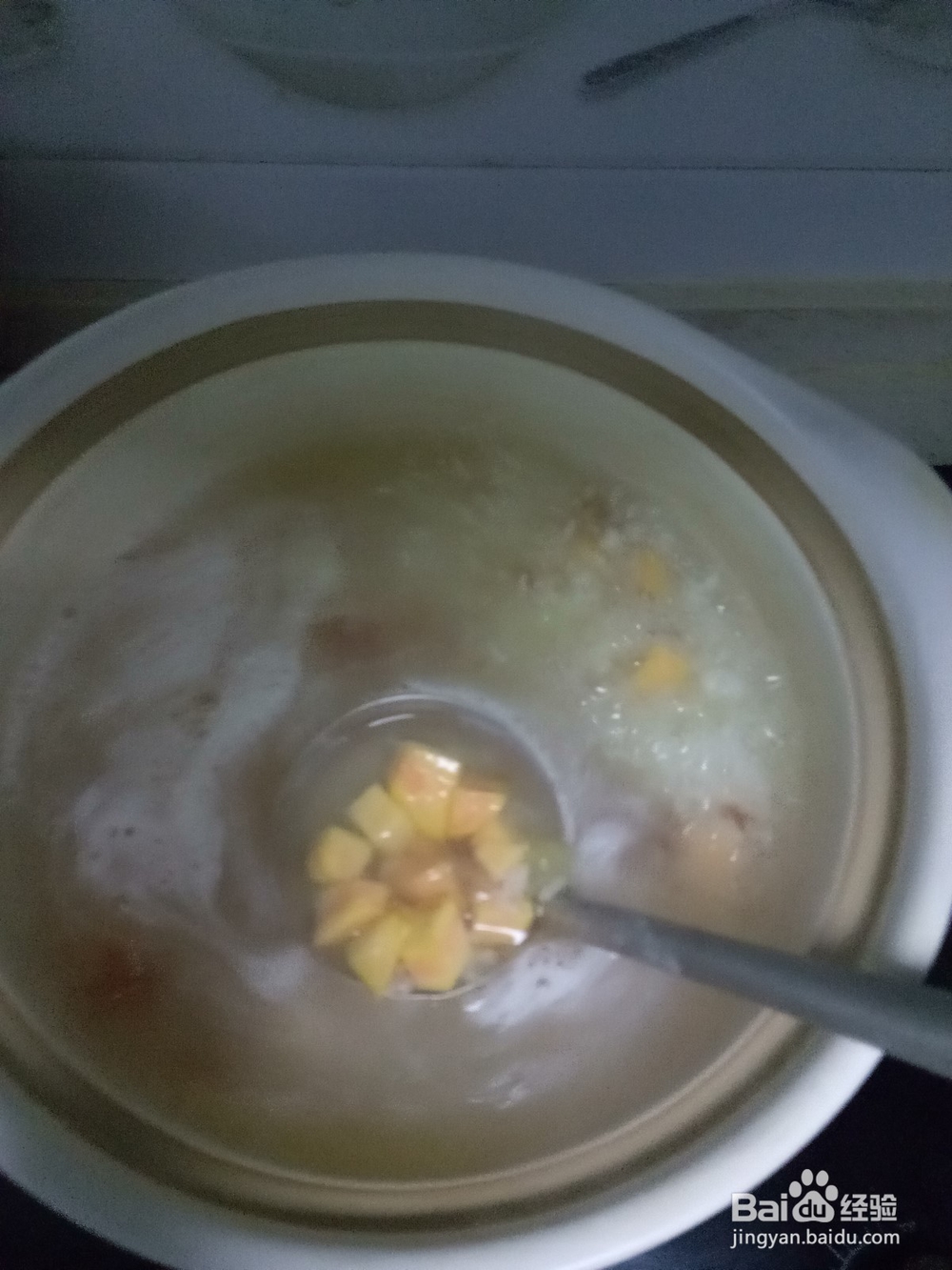 红薯桃胶银耳粥