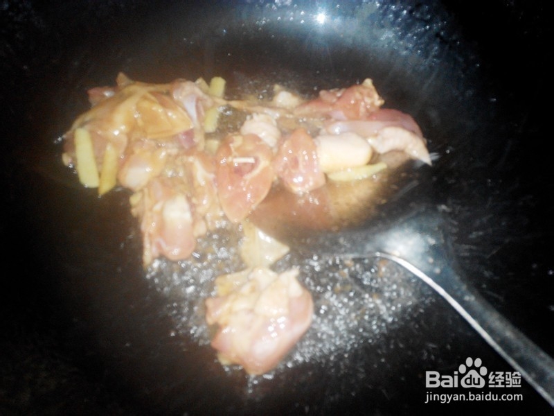 冬瓜煨鸡腿肉的做法。