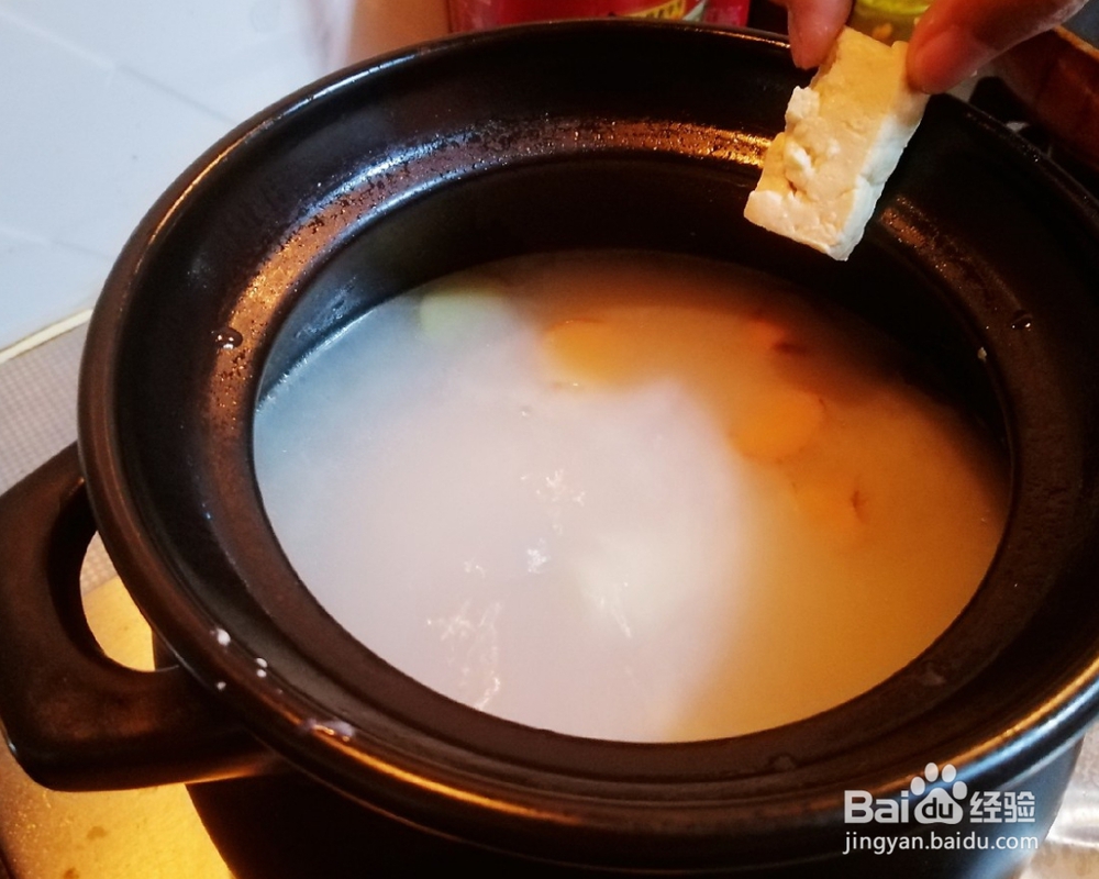 怎么做豆腐鲫鱼汤,奶白色好看又好吃!