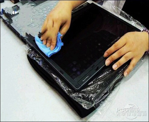 怎样黏贴笔记本贴膜