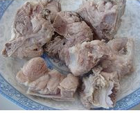 冬季美味进补汤—玉米香菇排骨汤