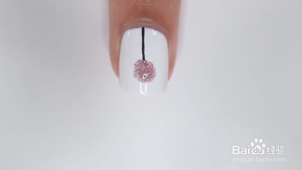 粉色蒲公英美甲的画法