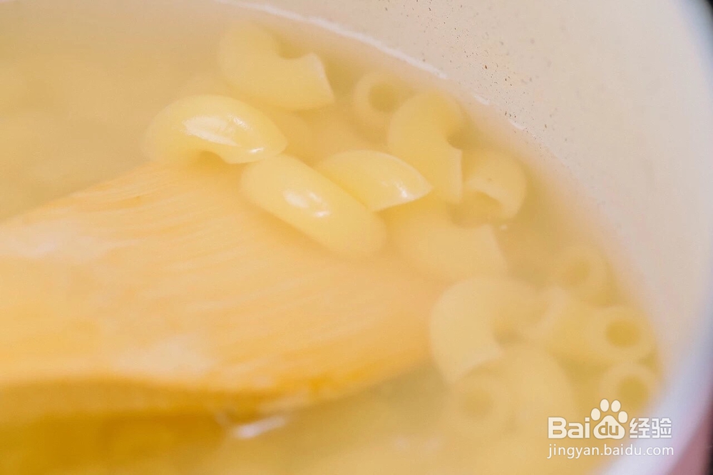 怎么做出中国味道皮蛋炒通心粉