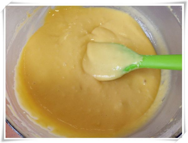 葡萄干戚风蛋糕卷