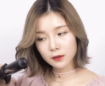 外翘短发怎么弄好看