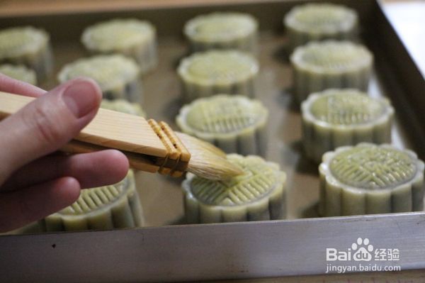 广式黑芝麻莲蓉月饼