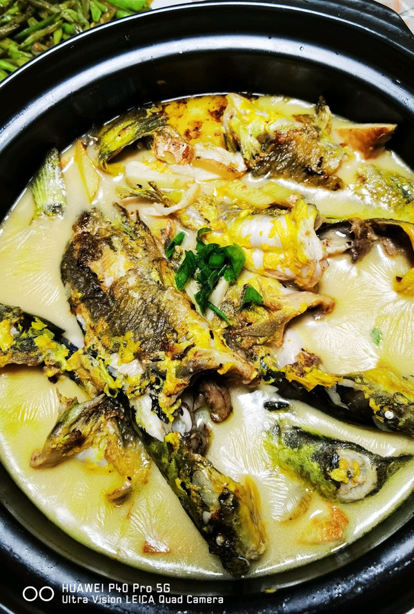 砂锅黄骨鱼豆腐汤