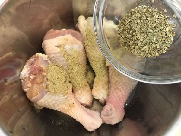 圣诞节餐桌必备 香草烤鸡腿