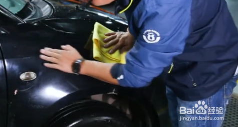 车漆上有擦不掉的污渍怎么办