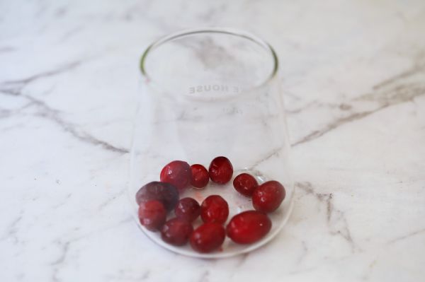 蔓越莓柠檬冰饮