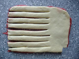 红曲双色淡奶油吐司怎么做?