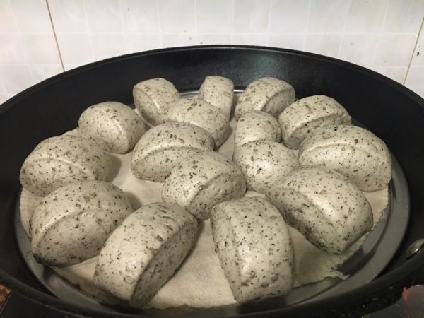 黑芝麻牛奶馒头