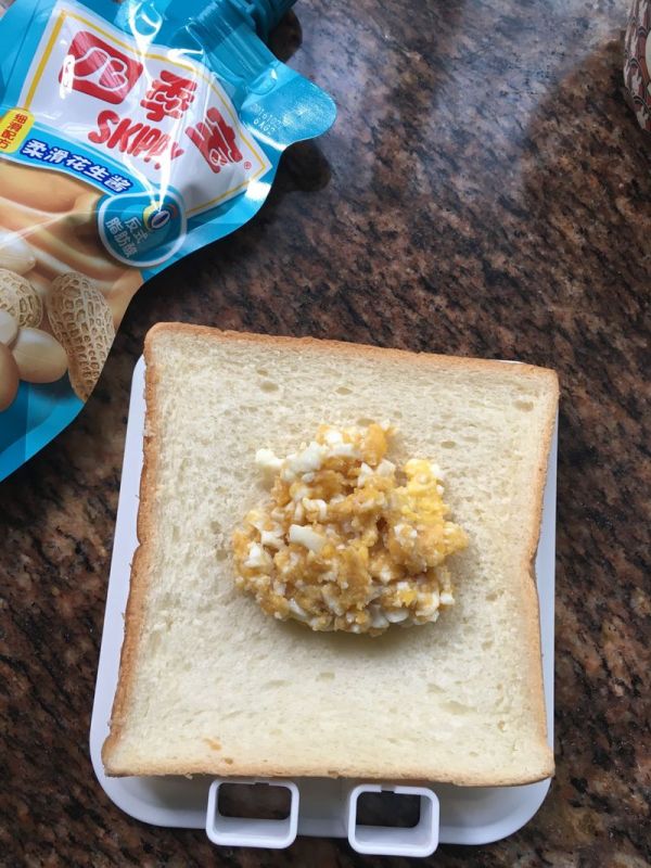 花生酱鸡蛋三明治