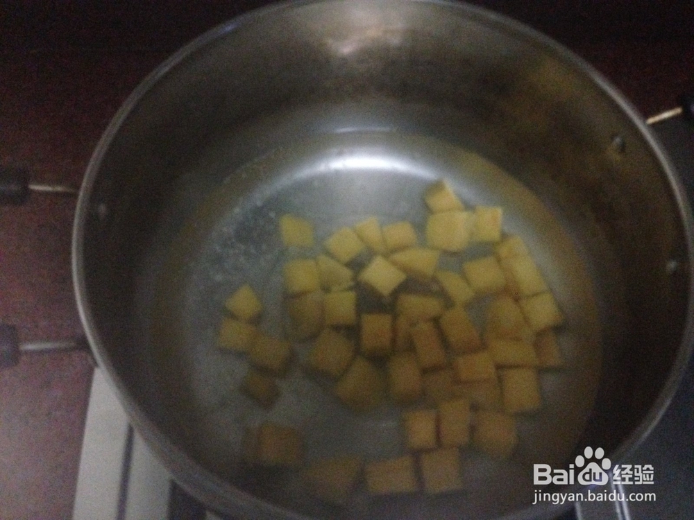 如何制作一份美味的水蜜桃番薯糖水
