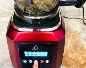 健康养生佳品莲藕莲子藜麦精华露的做法