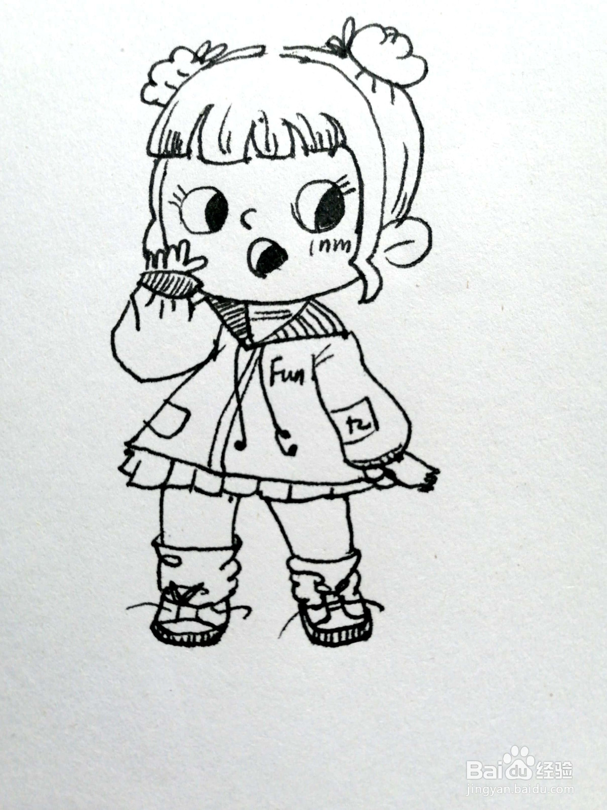扎着发髻的女孩儿线描画怎么画