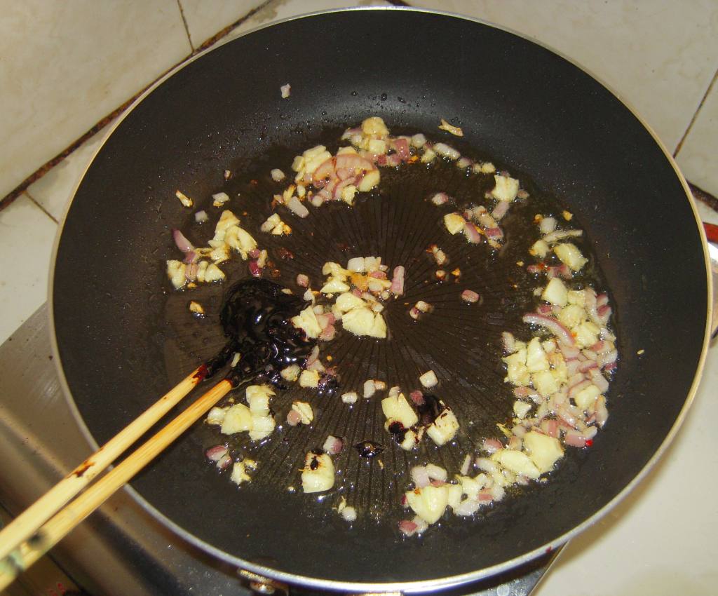 酱爆茄子最简单的做法，快来学学吧！