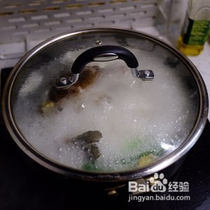 家常菜（奶白鲫鱼豆腐汤）的做法