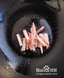 如何做出好吃美味的黄瓜黑木耳炒五花肉