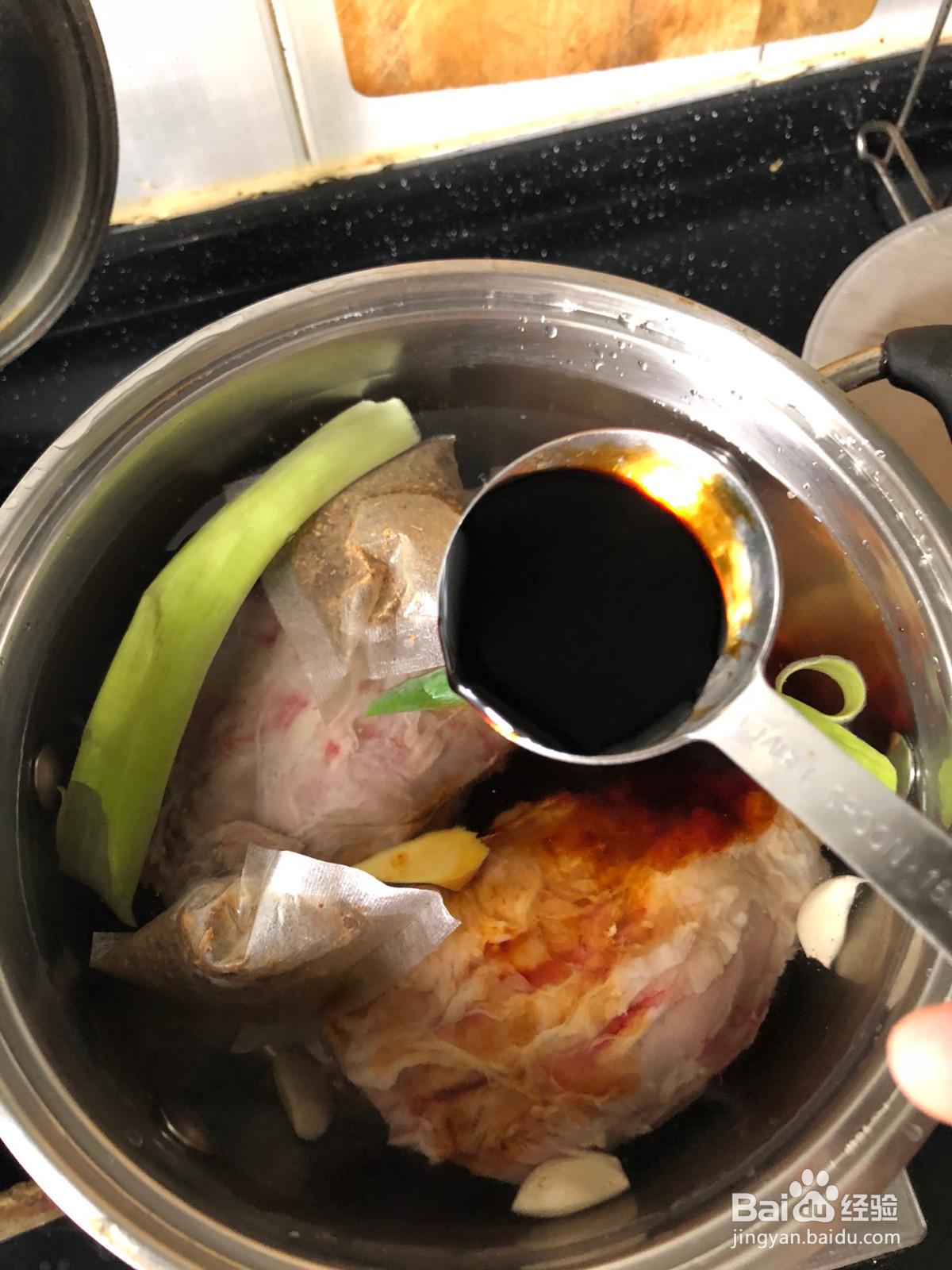 卤牛肉的做法