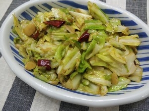 营养美食制作麻辣手撕包菜