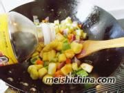 炒黄金馒头丁——剩馒头的华丽转身