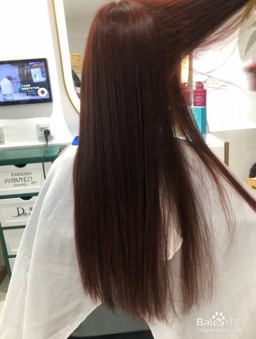 不能碰水 不小心留下痕迹,可用直板夹重新将头发夹直,注意不能碰. .