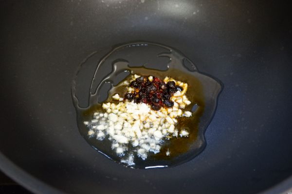 豆米鸡丁炒香干