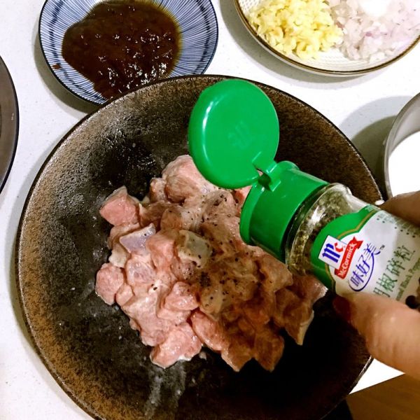 黑椒山药牛肉粒