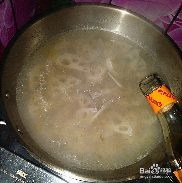 筒骨莲藕汤制作