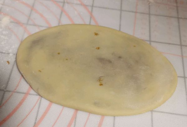 松软香甜豆沙面包圈