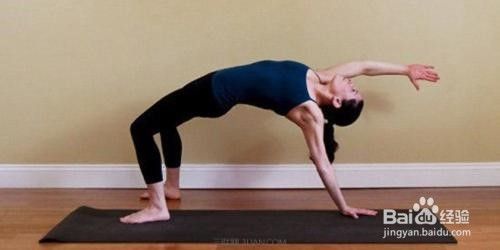 瘦腿提臀的瑜伽体式，瘦臀部的瑜伽动作？