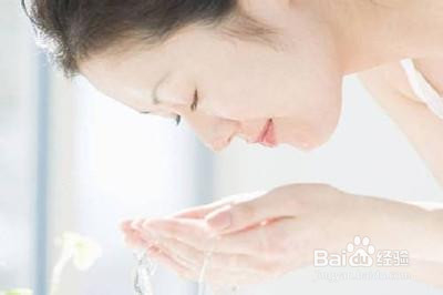 正确的洗脸方法是什么呀