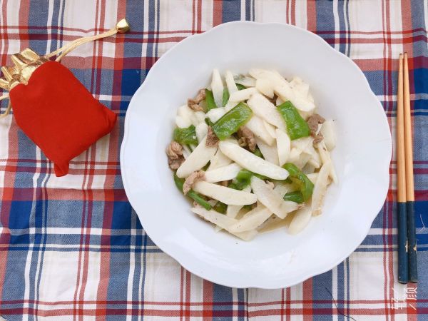 青椒炒山药肉片