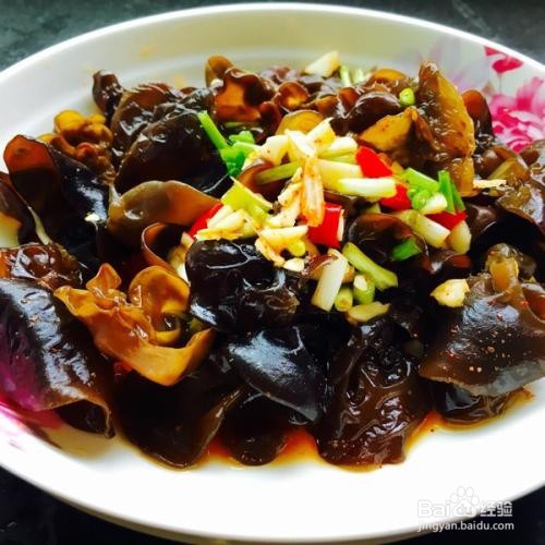 5分钟凉拌木耳，清爽低脂。