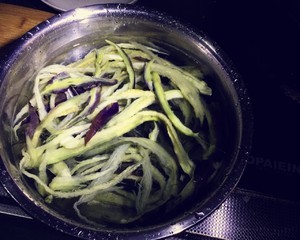 凉拌菜：茄子拌蒜