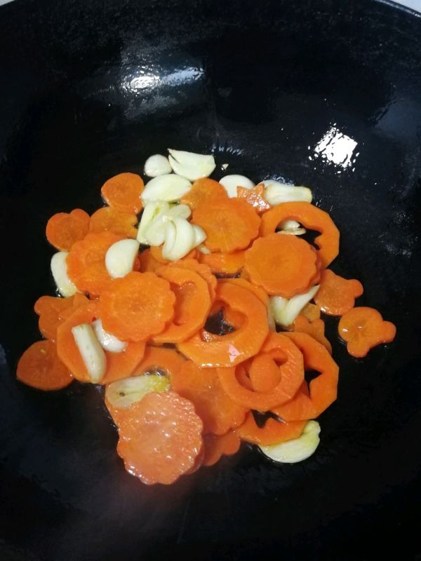 荷兰豆胡萝卜炒虾仁