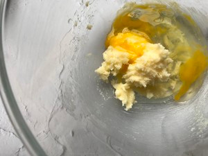 自制红丝绒纸杯蛋糕