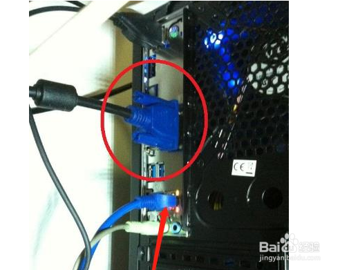 电脑显示屏黑屏过一会儿一闪一闪怎么回事